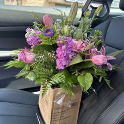Blooming Hills Florist - Pleasant Memories (standard)