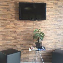 Andando Na Linha - Sala de espera