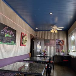 Gigi's Lunch Counter - Seating area