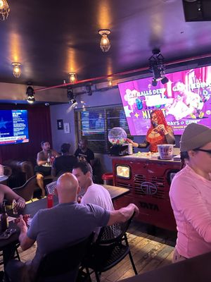 Bar Gaythering by null