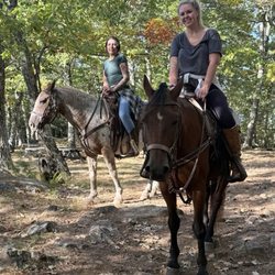 Mountain View Rocking B Ranch - Leroy and my friend Jess joined Biscuit and I