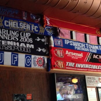 The Globe Pub - Sports Bars Near Me - Chicago, Illinois