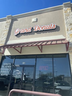 Grand Donuts by null