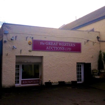 Great Western Auctions - Reception area - Antiques Near Me - Glasgow, GLG