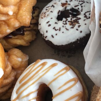 Dandee Donut Factory - Donuts Near Me - Pompano Beach, Florida Dandee Donut Factory - Donuts Near Me - Pompano Beach, Florida