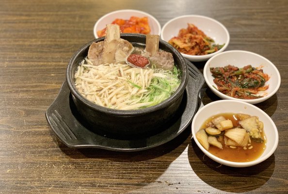 Doma Seolleongtang by null