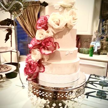 Some Crust Bakery - Wedding cake 4 tiers with fresh roses - Bakeries Near Me - Claremont, California Some Crust Bakery - Wedding cake 4 tiers with fresh roses - Bakeries Near Me - Claremont, California