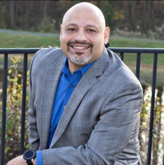 VICTOR S HENESS REMAX TOWN & COUNTRY Updated July 2024 941 N