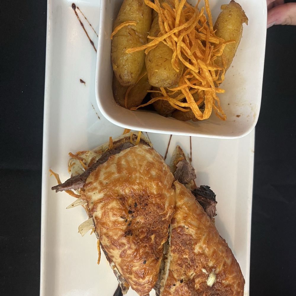 Selva University Town Center - Skirt sandwich with sweet plantains - Latin American Near Me - Sarasota, Florida