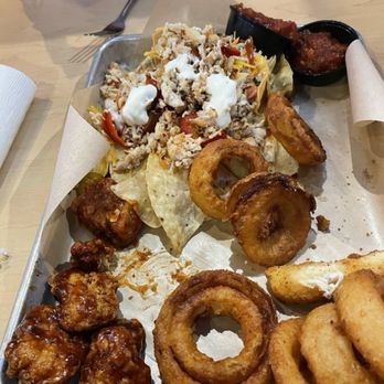 Buffalo Wild Wings - Sampler - American Near Me - New Bern, North Carolina