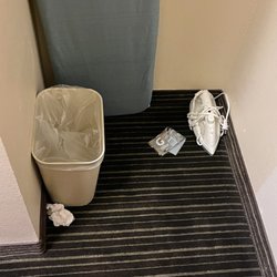 Holiday Inn Express & Suites Charleston-Southridge - Garbage left in room..