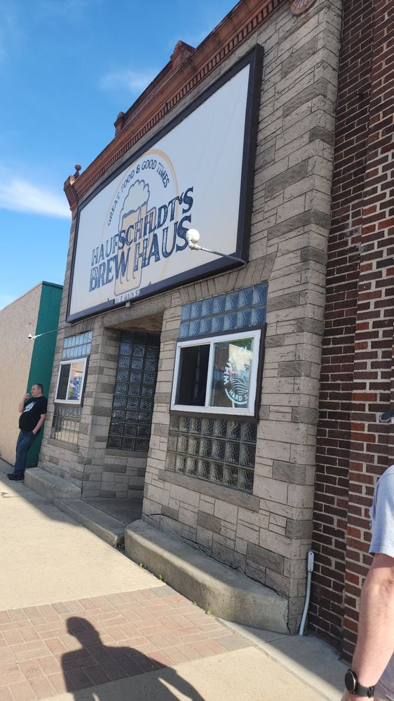 HAUFSCHILDTS BREW HAUS Updated August 2024 111 E Main St, Weyauwega