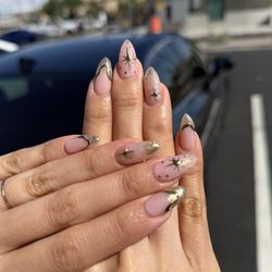 Pedi Lounge N Nails