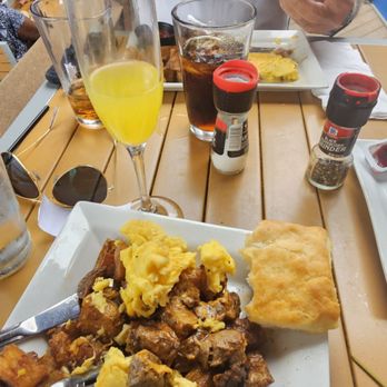Watersview Restaurant - Brunch - American Near Me - Littleton, North Carolina