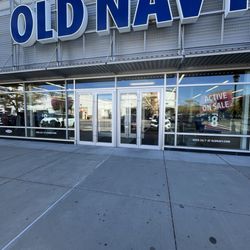 Old Navy - The outside