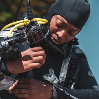 Original Oaktown Divers - Asha getting suited up and ready to go. - Scuba Diving Near Me - Oakland, California Original Oaktown Divers - Asha getting suited up and ready to go. - Scuba Diving Near Me - Oakland, California