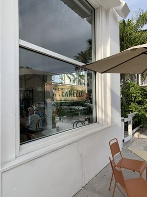 Intermezzo Coffee & Cocktails by null