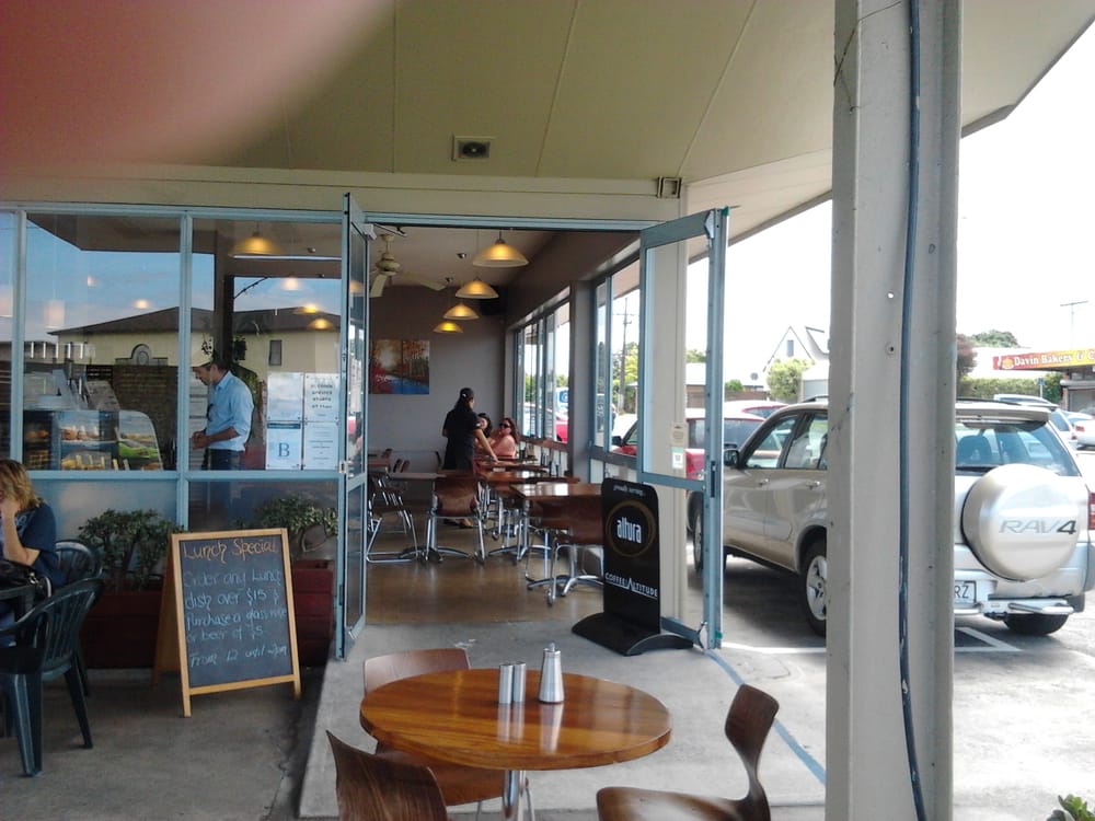 THE SERVO CAFE Updated September 2024 458 Old Te Atatu Rd, Auckland