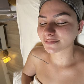 Thomazini Beauty - My skin glowing after the chill mode facial - Skin Care Near Me - Glendora, California Thomazini Beauty - My skin glowing after the chill mode facial - Skin Care Near Me - Glendora, California