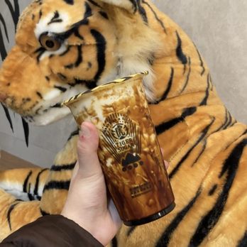 Tiger Sugar - Brown sugar milk S6 Brown Sugar Milk & Cream Mousse - Bubble Tea Near Me - New York, New York Tiger Sugar - Brown sugar milk S6 Brown Sugar Milk & Cream Mousse - Bubble Tea Near Me - New York, New York