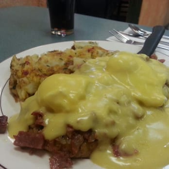 Jamms Restaurant - Rueben Benedict - Breakfast & Brunch Near Me - Las Vegas, Nevada