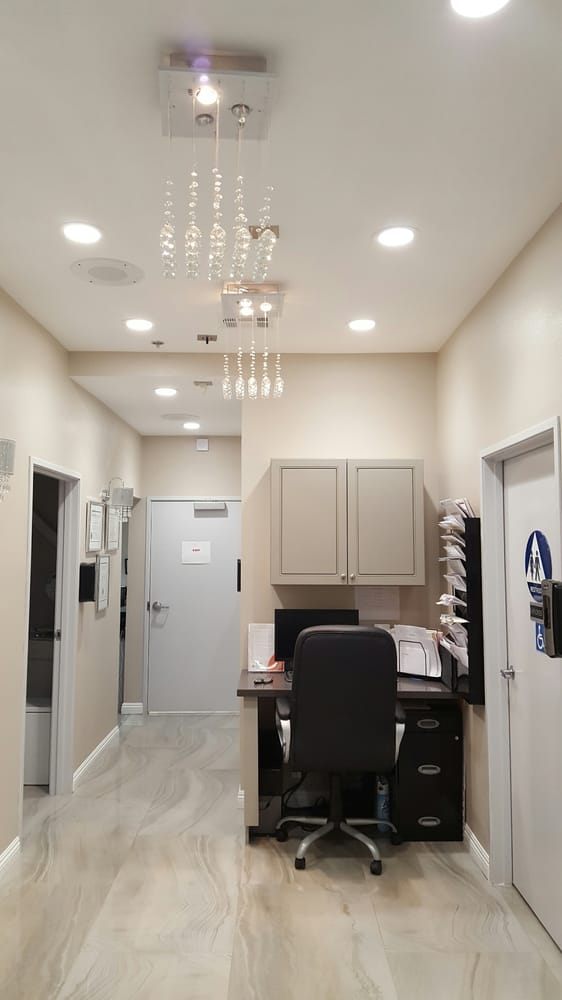 Robby Ayoub, MD - sleep specialist in Huntington Beach, CA