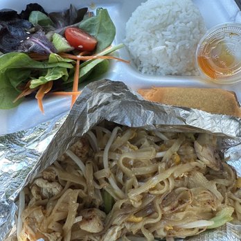 Boun Thai Kitchen - Pad Thai Lunch Special - Salad Near Me - Paradise, Nevada Boun Thai Kitchen - Pad Thai Lunch Special - Salad Near Me - Paradise, Nevada