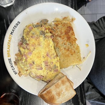 Papas & Eggs - Meat lovers omelette, potatoes and toast. - Breakfast & Brunch Near Me - Gilroy, California Papas & Eggs - Meat lovers omelette, potatoes and toast. - Breakfast & Brunch Near Me - Gilroy, California