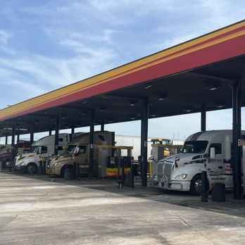 Love's Travel Stop - Gas Stations Near Me - Baytown, Texas Love's Travel Stop - Gas Stations Near Me - Baytown, Texas