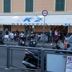 Gelateria K2 - Gelateria K2 vista da lontano