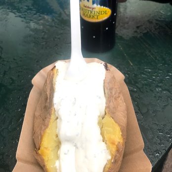 Christkindlmarkt - Baked potato with gobs of garlicky creamy goodness - Christmas Markets Near Me - Salzburg, 5