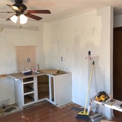 JJTJ CUSTOM BUILDER - Setting new cabinet's