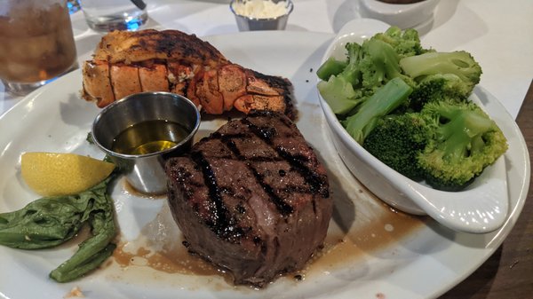 Lucky's Steakhouse by null