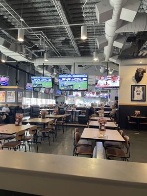 Buffalo Wild Wings by null