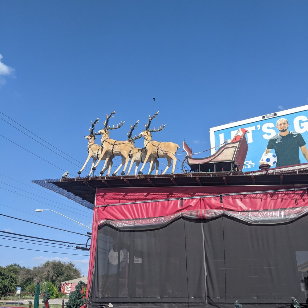 Lala’s Little Nugget - Dive Bars Near Me - Austin, Texas Lala’s Little Nugget - Dive Bars Near Me - Austin, Texas