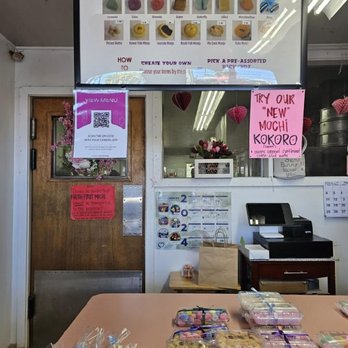 Two Ladies Kitchen - Inside store. - Bakeries Near Me - Hilo, Hawaii