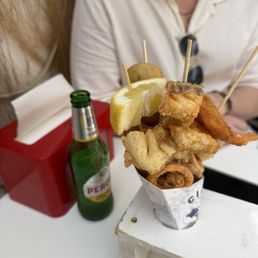 Cuoppo Positano Calamari, gamberi e pesce del giorno (Squid, shrimps and catch of the day)  €11.50