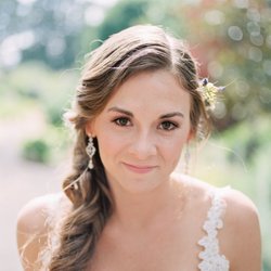 Ever Elegance Beauty Lounge - Venue: Oregon Gardens | Market Garden & Bosque Photography: Jamie Rae Photo Videography: Lisa Kingsbury Art Hair & Makeup: 7th Day Beauty -