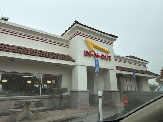 In-N-Out Burger by null