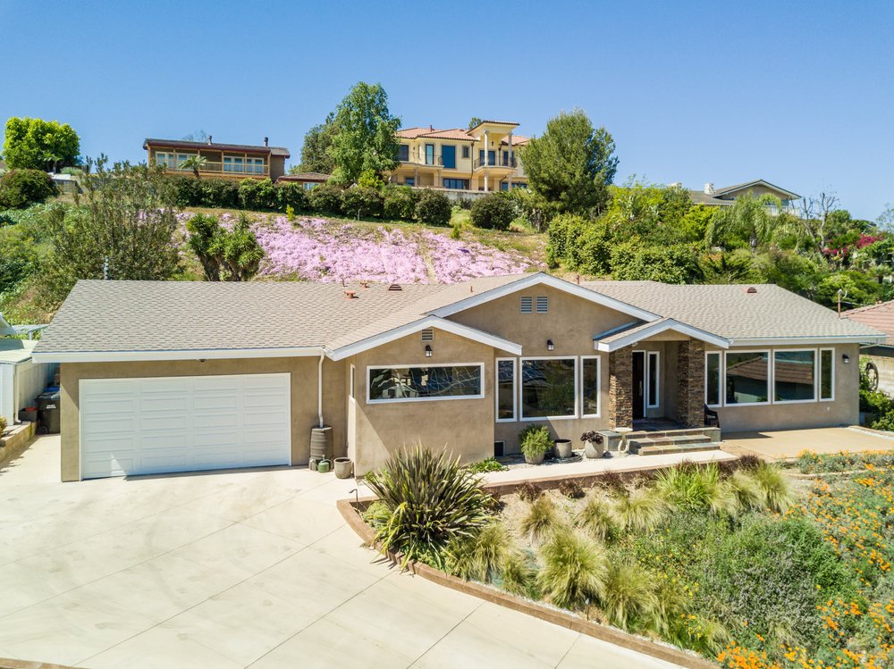 Slide of Vazana Construction