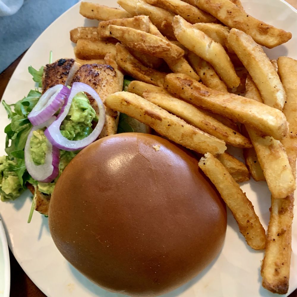 Lake Eustis Waterfront Grille - Blackened mahi sandwich - Seafood Near Me - Eustis, Florida