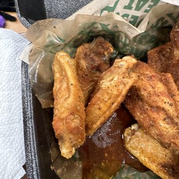 Wingstop - Fryer oil is over 1/4" deep - Chicken Wings Near Me - Nashua, New Hampshire