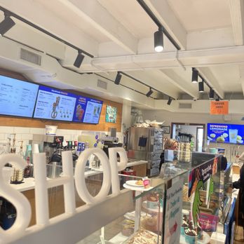 Auntie Anne's - customers at the counter - Pretzels Near Me - St Augustine, Florida