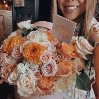 Boite De Fleurs - Florists Near Me - Burbank, California Boite De Fleurs - Florists Near Me - Burbank, California