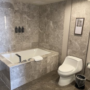 Sheraton - Corner Suite bathroom - Hotels Near Me - San Gabriel, California Sheraton - Corner Suite bathroom - Hotels Near Me - San Gabriel, California