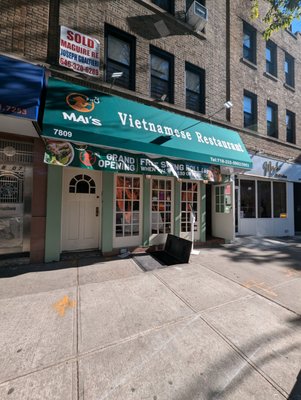 Mai's Vietnamese Restaurant by null