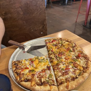 Fratelli Pizza - Route 66 - Pizza Near Me - Flagstaff, Arizona