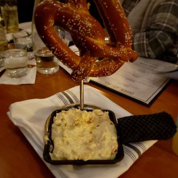Hot Tuna - Bars Near Me - Virginia Beach, Virginia