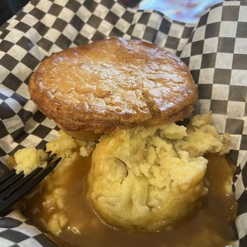 Linn's Easy As Pie Café - Chicken Pot Pie & Mashed Potatoes w/ Gravy - Desserts Near Me - Cambria, California Linn's Easy As Pie Café - Chicken Pot Pie & Mashed Potatoes w/ Gravy - Desserts Near Me - Cambria, California