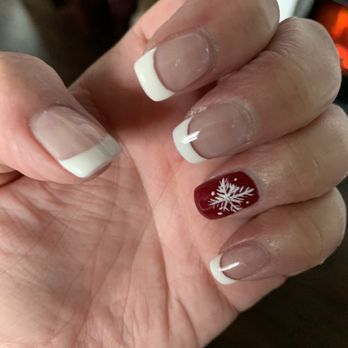 Crescent Nails - Christmas nails by Annie 2019 - Nail Salons Near Me - Bend, Oregon